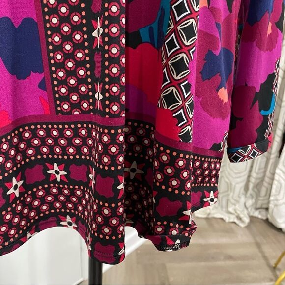 Dana Buchman Pink Floral and Geometrical Print Top Size L - Picture 4 of 6